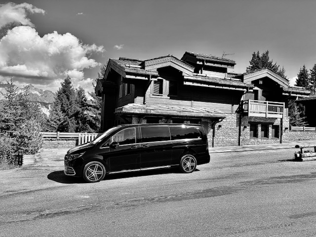 Taxi La Tania - véhicule AJS Transport en Savoie